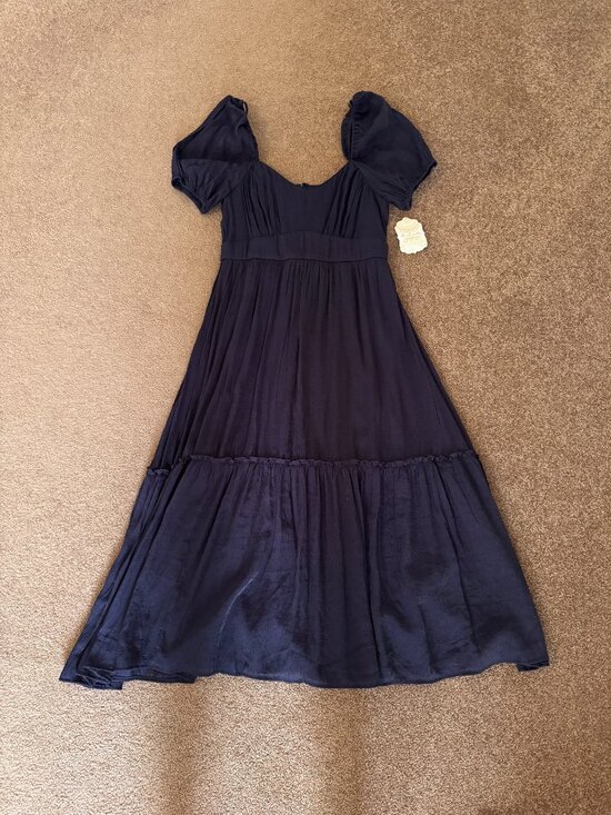 Altar'd State Dresses & Skirts - Altar'd State Navy Puff Sleeve Midi Dress NWT Size Large
